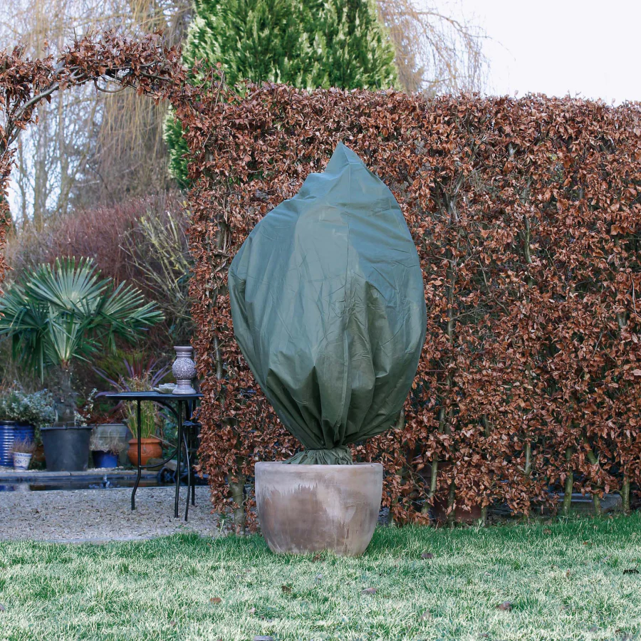 Wintervlies, Husse mit Saum & Zugband grün